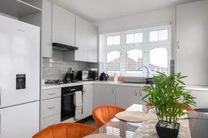 Modern 1 bed flat 5 min from tube! London, Parking, Wembley Stadium