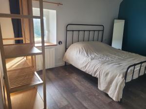B&B / Chambres d'hotes Gite La nouette : Chambre Familiale - Vue sur Jardin