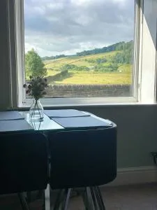 Riverside Retreat Sleeps 7 - Low Bradley