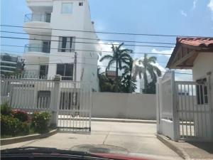 Apartaestudio en Condo Privado 100 Mts Playa