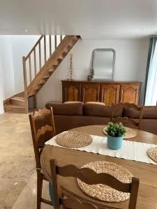 Maison rénovée en pierres à la campagne - Pédernec