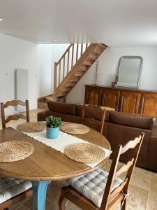 Maison rénovée en pierres à la campagne