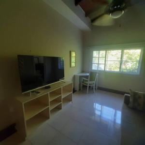 Villa Los Cerros, hermosa villa familiar, colina en el bosque y la playa