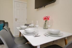 Monks Villa Fully Furnished Home Coventry