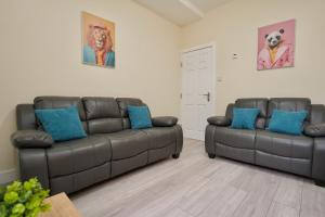 Monks Villa Fully Furnished Home Coventry