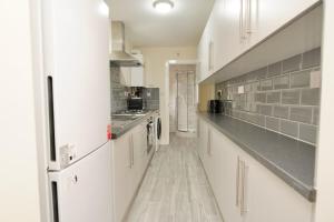 Monks Villa Fully Furnished Home Coventry