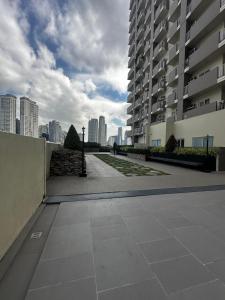 1BR-corner unit at Laureano di Trevi Makati