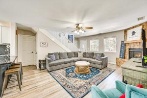 1 Mi to NAU High-Country Home with Gorgeous Views!