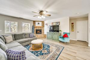 1 Mi to NAU High-Country Home with Gorgeous Views!