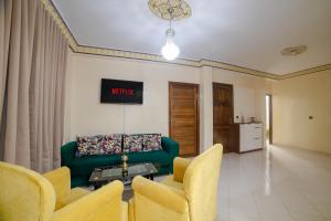 Family Apartment in Marrakech 3 Bedrooms & Balcony with View