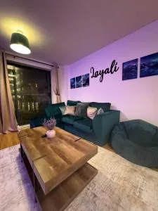 Idyllic Riverside Retreat - Barking