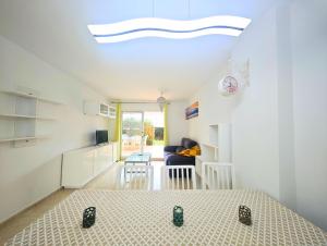 Apartamento frente a la piscina