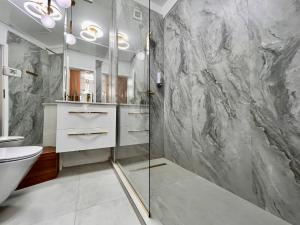 Nomad InstaStudio Near Bucharest Old Town