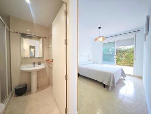 Apartamento frente a la piscina