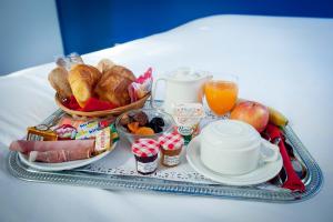 Hotels Hotel Le Dauphin : photos des chambres