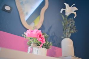 Appartements Popart Insolite Jacuzzi,Sauna & SPA Parking free : photos des chambres