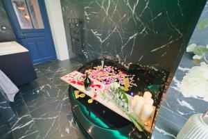 Appartements Popart Insolite Jacuzzi,Sauna & SPA Parking free : photos des chambres