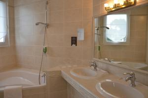 Hotels Hotel et Spa Les Cleunes Oleron : photos des chambres