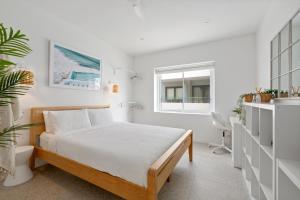 Bright 1-Bed Apartment in Coastal North Bondi