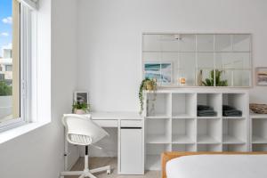 Bright 1-Bed Apartment in Coastal North Bondi