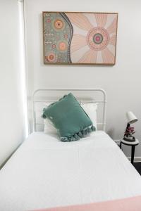 Serene Single Room - Convenient Location in Gregory Hills - Shared Bathroom