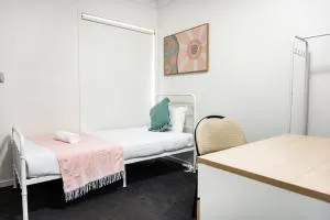 Serene Single Room - Convenient Location in Gregory Hills - Shared Bathroom - Camden