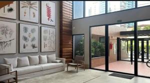 Lindo apto Caminho das Árvores