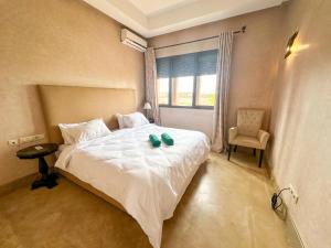 Art Villa Golf & Heated Pool