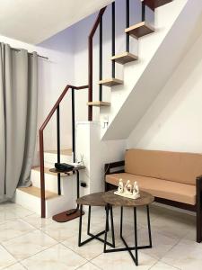 Cute 2 room House with pool access