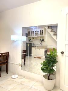 Cute 2 room House with pool access