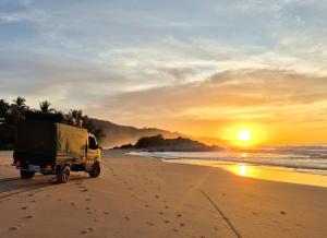 Off Grid Explorers - 4x4 Campers!