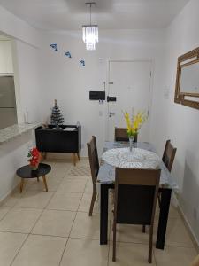 Apto completo com varanda gourmet a 50 mt da praia