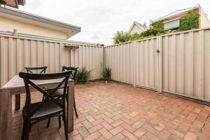 Little Ogrady - City to Sand Couples Retreat