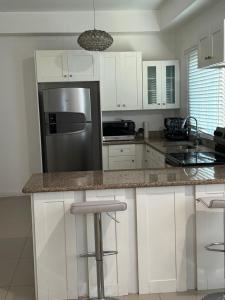 Harloes Suites - Kingston - Free Parking and Pool