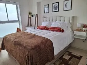 Depa de estreno y garaje gratuito - Lima