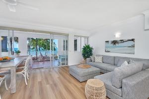 Absolute Beachfront One Bedroom Alassio Apartment 201 Palm Cove