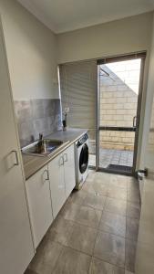 Cozy Urban Escape - 11km from Perth CBD