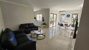 Cozy Urban Escape - 11km from Perth CBD