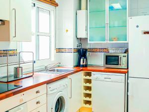 Apartamento Junto al Mar Piscina y Garaje FAMILIAS