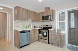 Spacious Modern Condo In Kitchener
