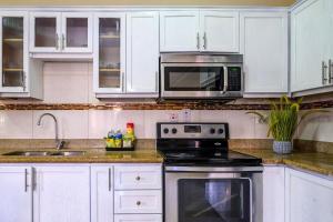 Townhouse Near AC Hotel - Pool - Kingston