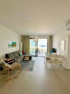 Cosy Apartment with Scenic Terrace Views - Khoti Island