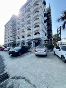 Stay Like a Local เต็นท์บ้านเรา