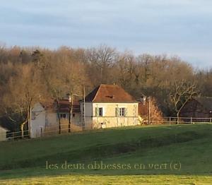 Maisons de vacances Gites Les Deux Abbesses en Vert : photos des chambres