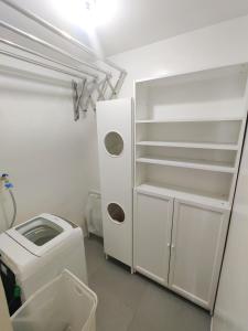 Stunning 2BR Condo in AIR Residences Makati High Floor and WFH with 300Mbps Wifi