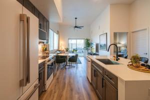 Golf & Sun Stay Rooftop Deck, Heated Pool Nearby