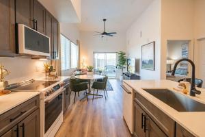 Golf & Sun Stay Rooftop Deck, Heated Pool Nearby