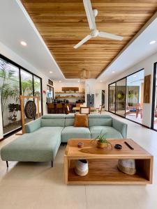 Gated luxury villa Bodhi 5 min walk to the beach