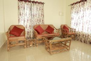 Toms Villa along National highway Thrissur at Nadathara