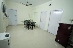 Toms Villa along National highway Thrissur at Nadathara